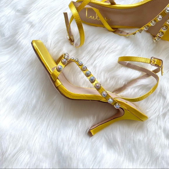 NIB Lulu’s Size 8 Daffodil Yellow Satin Pearl Studded Strappy Heeled Sandals - Picture 4 of 14
